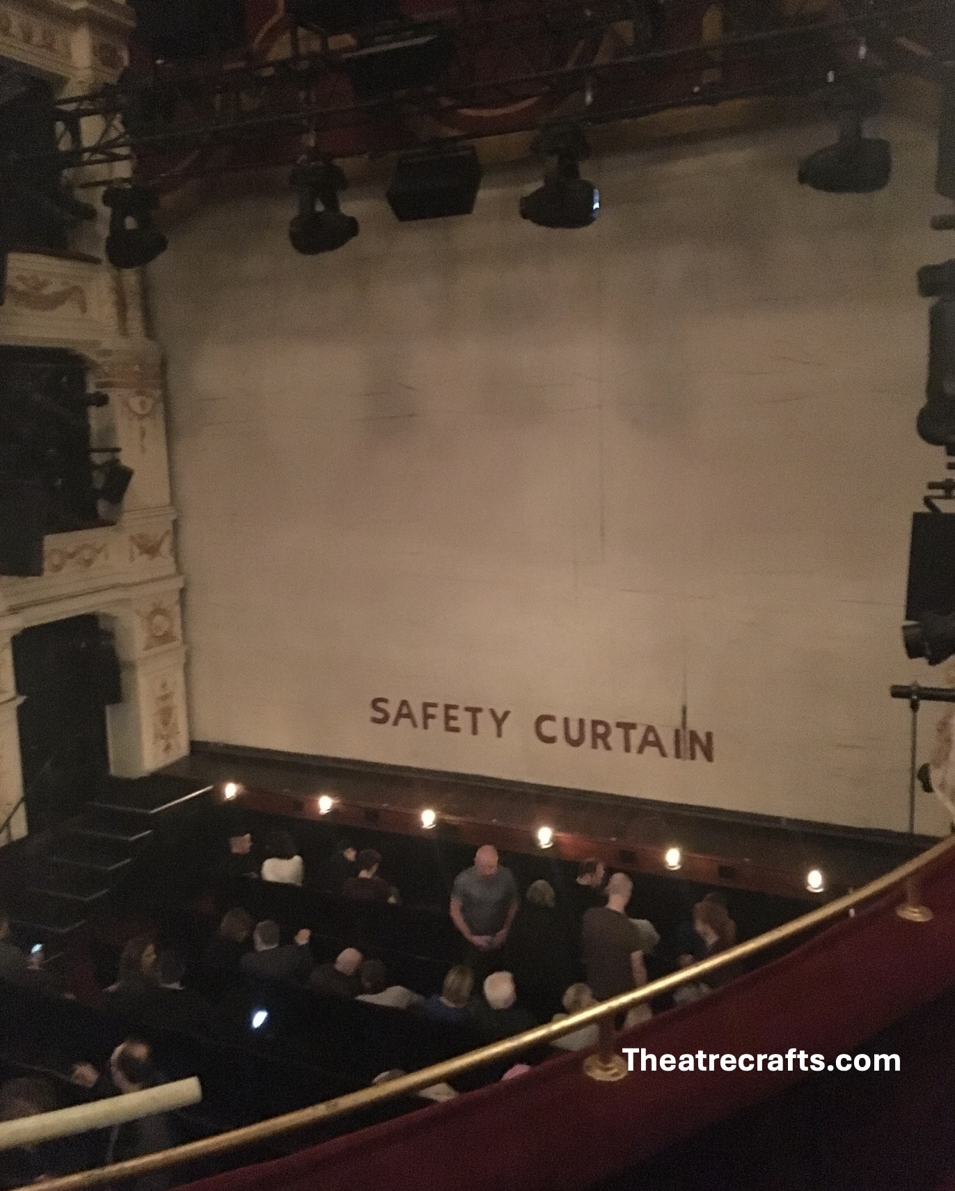 Safety curtain